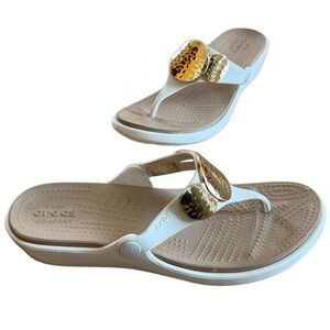 CROCS SANRAH GOLD MEDALLION THONG FLIP FLOP WEDGE SANDALS CREAM BEIGE GOLD SZ 9
